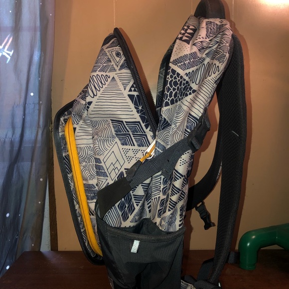 North face - Picture 2 of 2